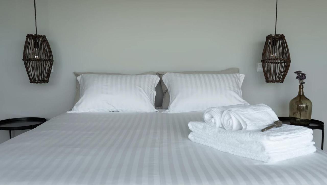 ヴィーラ・デ・レイ Zab Living Bed & Breakfast エクステリア 写真